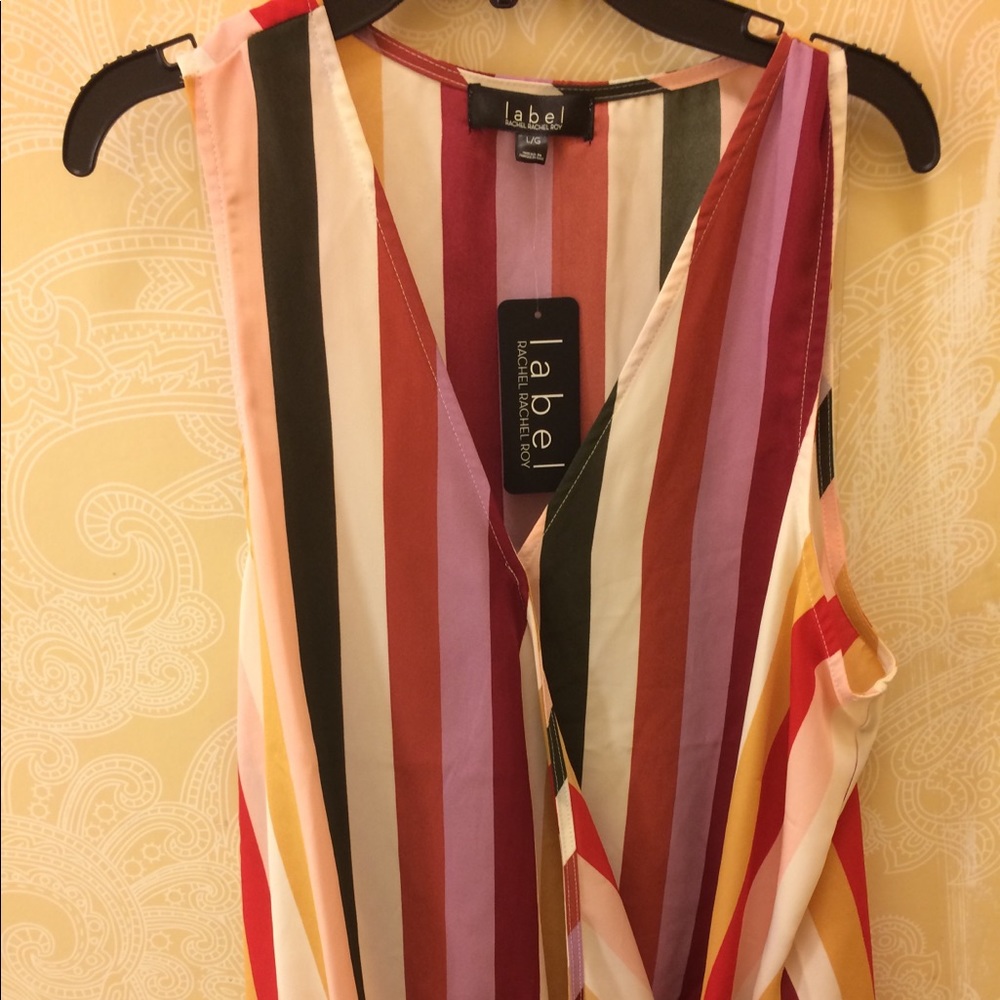 NWT. Sleeveless shirt